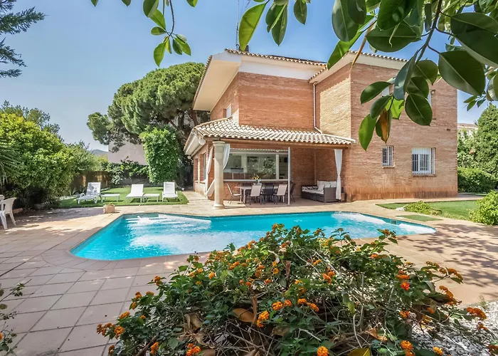 Villa Masnou Villa *