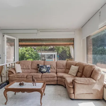 Villa Masnou فيلة