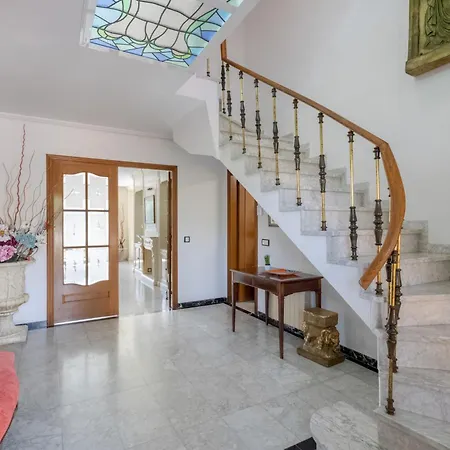 Villa Masnou Villa *